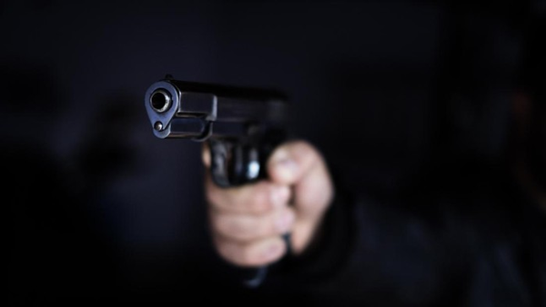 Foto Ilustrasi- Pistol