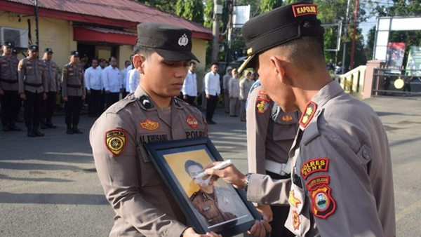 Kapolres Bone saat Upacara 