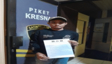KP FRI Saat Memasukkan Surat di Unit Intelkam