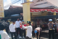 HMI Cabang Sinjai Saat Demo Didepan Polres