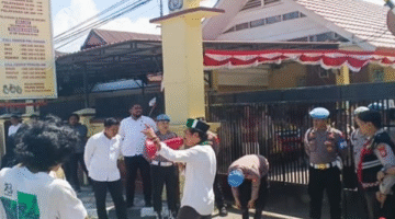 HMI Cabang Sinjai Saat Demo Didepan Polres