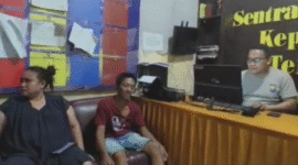 Pasustri saat melapor di polisi