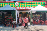 Coto Anging Mammiri di pelataran Kampus Universitas Cokroaminoto