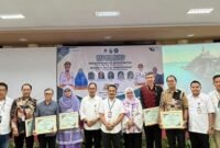 Dispusarsip Sulsel menggelar bedah buku bertema kepemimpinan, menghadirkan Prof Muhammad Jufri bersama para penulis dan akademisi, Rabu (20/8/2025) di Makassar.