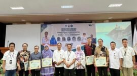 Dispusarsip Sulsel menggelar bedah buku bertema kepemimpinan, menghadirkan Prof Muhammad Jufri bersama para penulis dan akademisi, Rabu (20/8/2025) di Makassar.