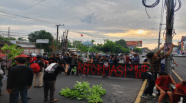 Aksi unjuk rasa Keramat