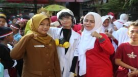 Penampilan Siswa dan Siswi SDN Borong Makassar dengan menggunakan kostum unik