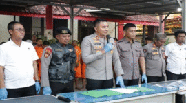 Kapolres Gowa AKBP Muhammad Aldy Sulaiman, didampingi Kasat Reskrim AKP Bahtiar saat konferensi pers di Mapolres Gowa