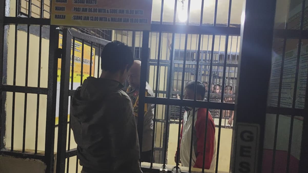 Oknum Seklur yang di amankan Polisi