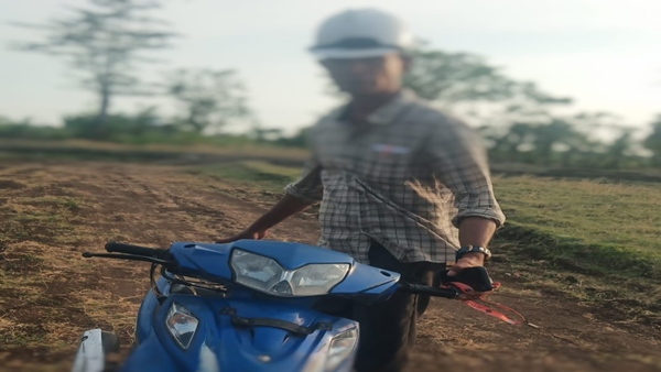 Oknum suplayer material proyek Rehabilitasi Jaringan Irigasi D.I Pammukulu, di lingkungan Tana-Tana