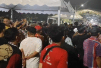 Tangkapan layar video – Turnamen domino Wali Kota Cup Parepare kacau para peserta ramai bersorak curang.