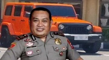 Foto Kolase — Mobil mewah Jeep Wrangler Rubicon milik Kasi Hukum Sipropam Polrestabes Makassar, AKP Ramli, yang viral usai diketahui menggunakan pelat palsu.
