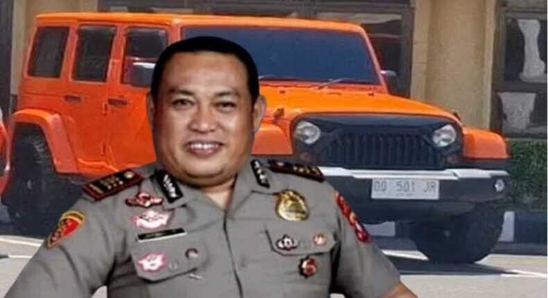 Foto Kolase — Mobil mewah Jeep Wrangler Rubicon milik Kasi Hukum Sipropam Polrestabes Makassar, AKP Ramli, yang viral usai diketahui menggunakan pelat palsu.
