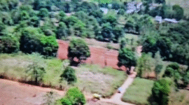 Dump Truck Pengangkut Material yang berlogo Mahaputra