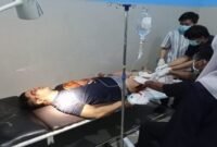 Kepala Kantor Pos Takalar, Suwanto Tahir, sedang mendapatkan perawatan medis di rumah sakit usai mengalami pembacokan.