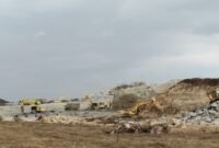 Aktivitas pertambangan galian C ilegal di kawasan Gudang 88