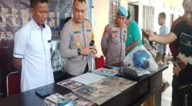 Kapolres Bulukumba dan kasatreskrim saat konferensi Pers