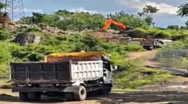 Tambang yang ada di sekitar kantor Desa Tuju, Kecamatan bangkala Barat