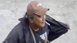 Tangkapan layar video yang beredar memperlihatkan seorang pria diduga menunjukkan senjata api saat mendatangi Perumahan Exotica Hive, Sawangan, Depok.