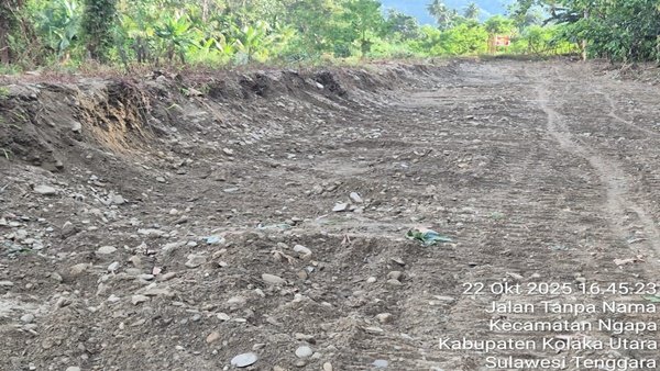 Proyek pembangunan Jalan Inspeksi Sungai Lapai di Kecamatan Ngapa, Kabupaten Kolaka Utara