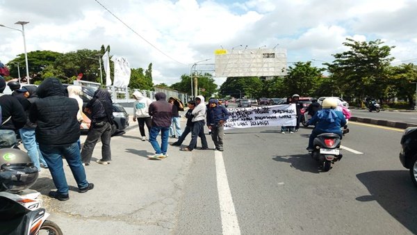 Aksi unjuk rasa Ampera di depan Kantor Kanwil Dirjenpas sulsel