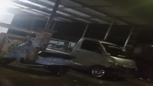 Rumah Inisial AR yang diduga jadi penampungan dan Mobil Pick up pengankut BBM Pertalite