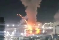 Tangkapan layar video yang beredar di media sosial menunjukkan serangan Amerika Serikat ke Caracas, ibu kota Venezuela. (X/Daily Star)