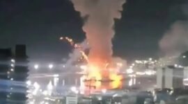 Tangkapan layar video yang beredar di media sosial menunjukkan serangan Amerika Serikat ke Caracas, ibu kota Venezuela. (X/Daily Star)