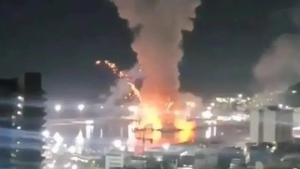 Tangkapan layar video yang beredar di media sosial menunjukkan serangan Amerika Serikat ke Caracas, ibu kota Venezuela. (X/Daily Star)