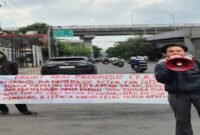 Front Aksi Progresif (FAP) menggelar aksi unjuk rasa di depan Kantor Kejaksaan Tinggi Sulawesi Selatan