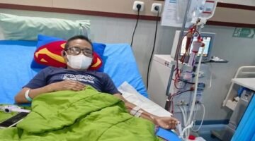 Muhammad Ali, seorang advokat yang juga menjadi korban, diduga menerima suntikan obat kedaluwarsa saat menjalani perawatan usai cuci darah di Makassar.