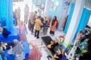 Suasana ruang perawatan di salah satu fasilitas kesehatan di Kecamatan Camba, Kabupaten Maros, saat sejumlah siswa SMP Negeri 3 Camba mendapatkan penanganan medis setelah diduga mengalami keracunan makanan usai mengikuti kegiatan buka puasa bersama (bukber).