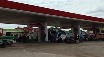 Pengisian Jerigen di SPBU Panaikang