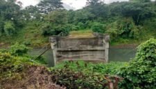 Proyek pembangunan jembatan yang menghubungkan Bilalangnge, Kelurahan Lemoe, Kecamatan Bacukiki, Kota Parepare dengan Dusun Pabbaresseng, Desa Mattirotasi