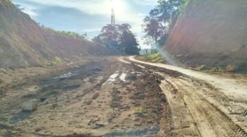 Proyek pembukaan dan penimbunan ruas jalan Cappia–Lembang Keke di Kecamatan Kajang