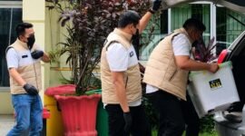 Unit Tindak Pidana Korupsi (Tipikor) Satreskrim Polres Gowa menggeledah Kantor Dinas Perumahan, Kawasan Permukiman dan Pertanahan (Disperkimtan)