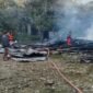 Dua unit rumah panggung di Dusun Manyili, Desa Pallimae, Kecamatan Sabbangparu, Kabupaten Wajo