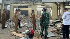 Sebuah rumah tua di Dusun Taipajawaya, Desa Barembeng, Kecamatan Bontonompo, Kabupaten Gowa, Sulawesi Selatan, telah dibongkar hingga rata dengan tanah. Di atas lahan tersebut kini tengah dibangun sebuah gerai ritel modern yang menjadi sorotan warga karena diduga belum mengantongi Persetujuan Bangunan Gedung (PBG).