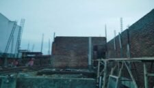 Aktivitas pembangunan yang diduga tidak mengantongi Persetujuan Bangunan Gedung (PBG) di Jalan Bromo, Lorong Mulia, Kelurahan Tegal Sari II