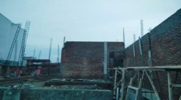 Aktivitas pembangunan yang diduga tidak mengantongi Persetujuan Bangunan Gedung (PBG) di Jalan Bromo, Lorong Mulia, Kelurahan Tegal Sari II