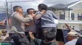 Tangkapan Video yang beredar saat pembubaran Massa Aksi