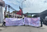 Saat berunjuk rasa, Aliansi Mahasiswa Sulawesi Selatan (AMS) secara tegas meminta Kejati Sulsel dan BNNP Sulsel mengusut tuntas kasus pengiriman paket sabu lintas provinsi yang dikirim melalui Lion Parcel dan melintasi Bandara Sultan Hasanuddin.