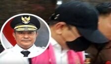 Mantan Penjabat (Pj) Gubernur Sulawesi Selatan, Bahtiar Baharuddin, memenangkan gugatan praperadilan atas penetapan dirinya sebagai tersangka dalam perkara dugaan korupsi pengadaan bibit nanas.