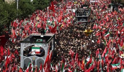 Trump Heran Pemakaman Khamenei Dihadiri Jutaan Orang