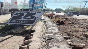 Proyek Jalan drainase di Jalan Poros Pammanjengan Moncong Loe