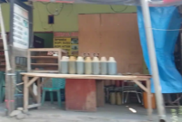Pengecer Pertalite dan Solar di Samping SPBU 74.922.01. Tepo