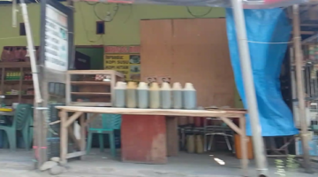 Pengecer Pertalite dan Solar di Samping SPBU 74.922.01. Tepo