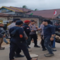 Aksi demonstrasi Aliansi Pemuda & Masyarakat Nelayan Desa Lelewawo di depan kantor PT Kasmar Tiar Raya