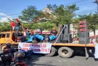 Jenderal Lapangan Kesultanan Gowa, Wawan Nur Rewa saat orasi di Depan DPRD Gowa