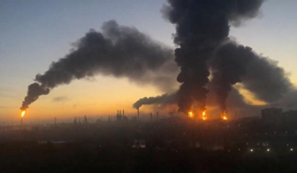 Serangan Besar Ukraina ke Moskow, Kilang Minyak Utama Rusia Terbakar